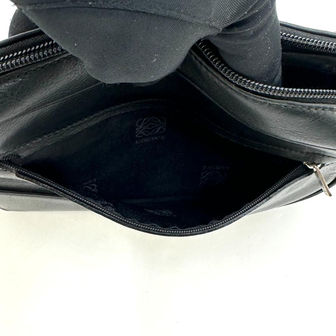 LOEWE ロエベ アナグラム型押し クラッチバッグ セカンドバッグ ブラック
