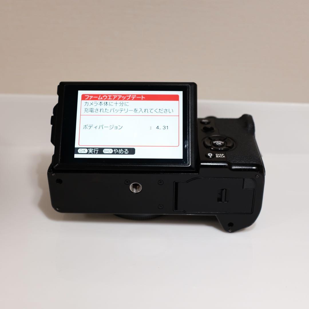 富士フイルム FUJIFILM X-T5 ボディ ブラック / グリップ付き