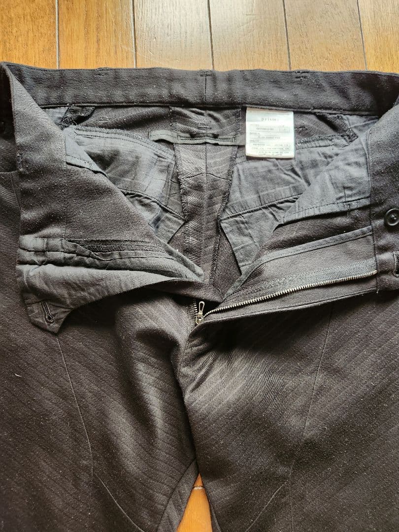 prism; JULIUS 黒 ストライプ織り柄スリムフィットスーツ　サイズ1