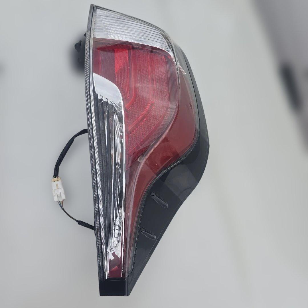 テールランプ 赤/クリア 2個セット NHP10 AQUA