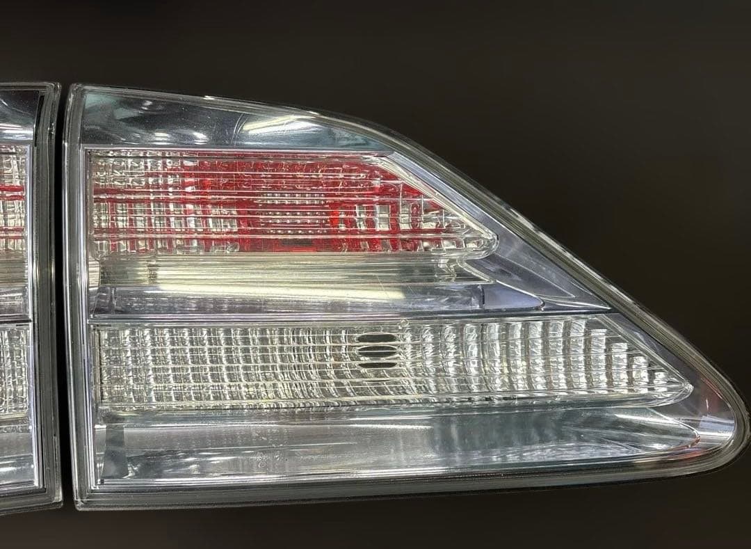 #1953 LEXUS RX450h テールランプ