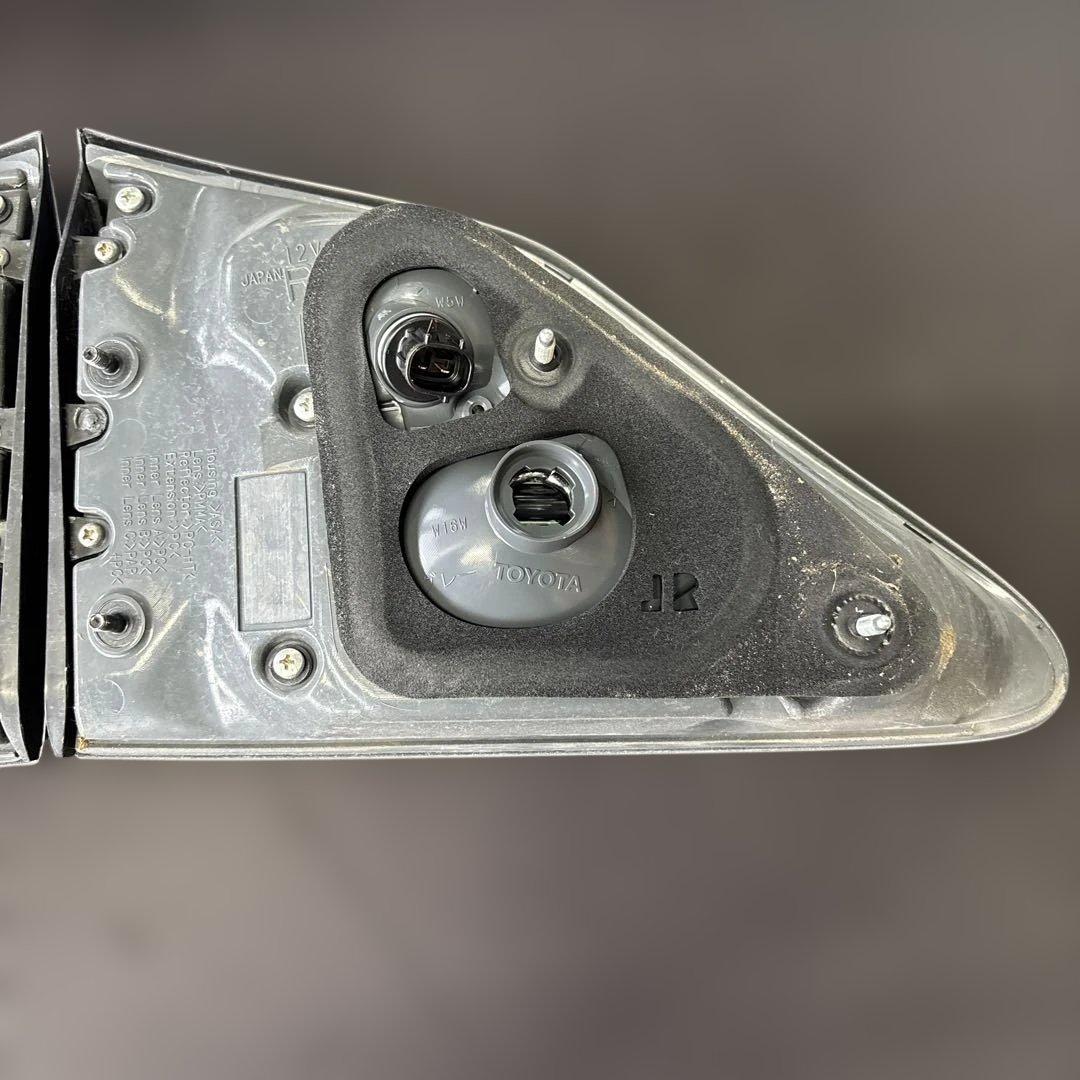 #1953 LEXUS RX450h テールランプ