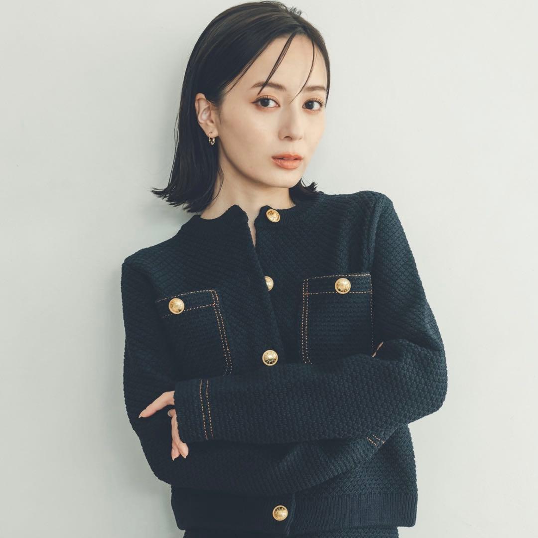 完売大人気商品　アニュアンス　人気色ネイビー ノーカラージャケット S