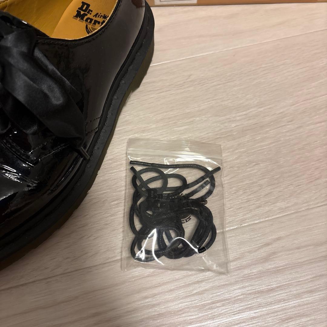 Dr. Martens ブラックローファー リボン付き