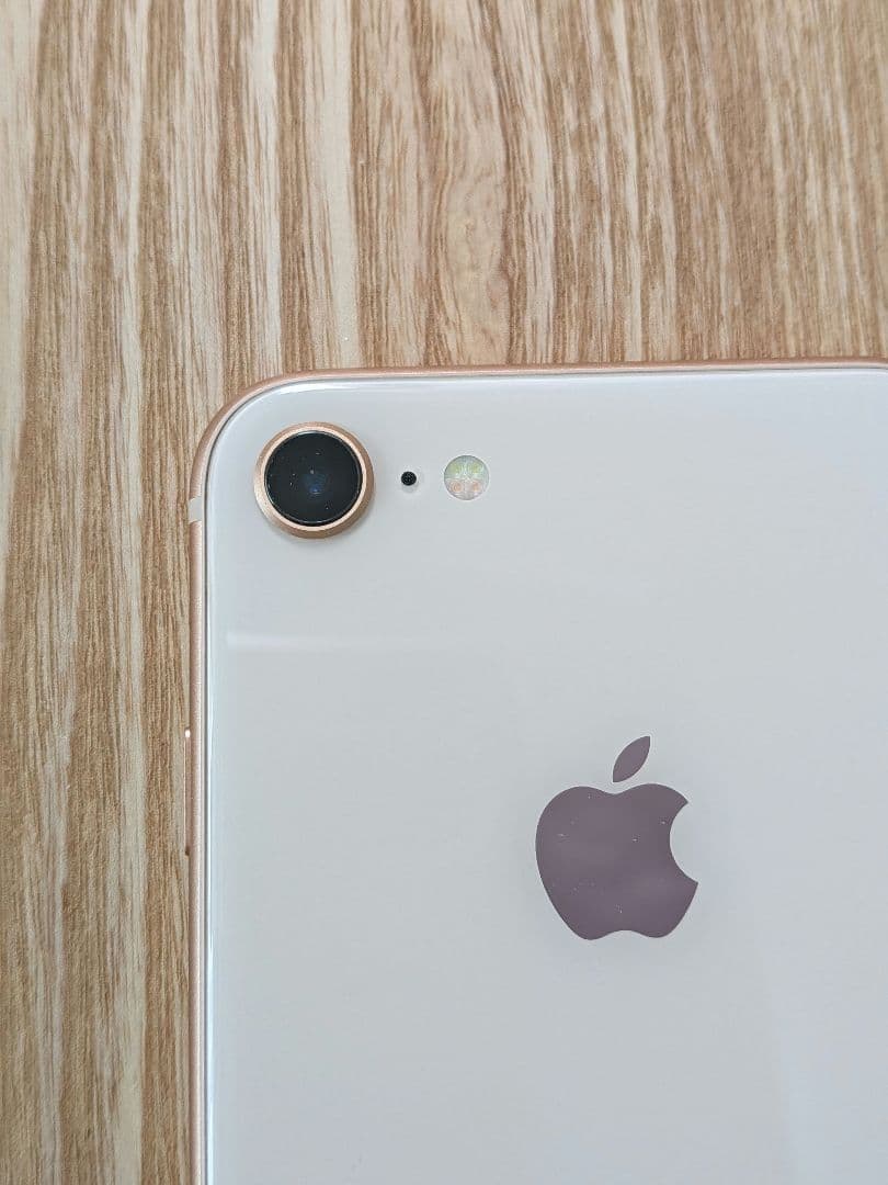 iPhone 8 ゴールド