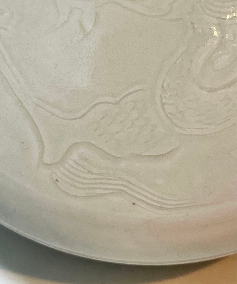 中国 骨董品 宋時代 尚食局 定窯白磁 剔刻 龍紋盒。