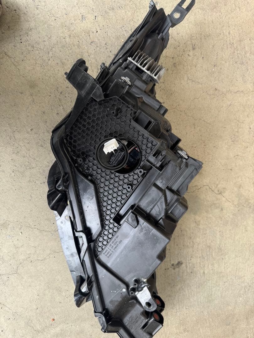 ハリアー　80系 LED ヘッドライト　左側