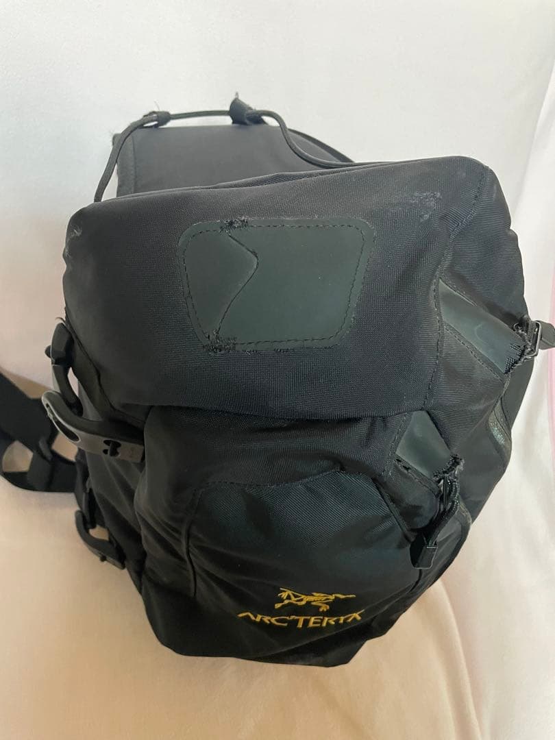 [初期モデル] アークテリクス Arc’teryx クイバー (すり傷有り)