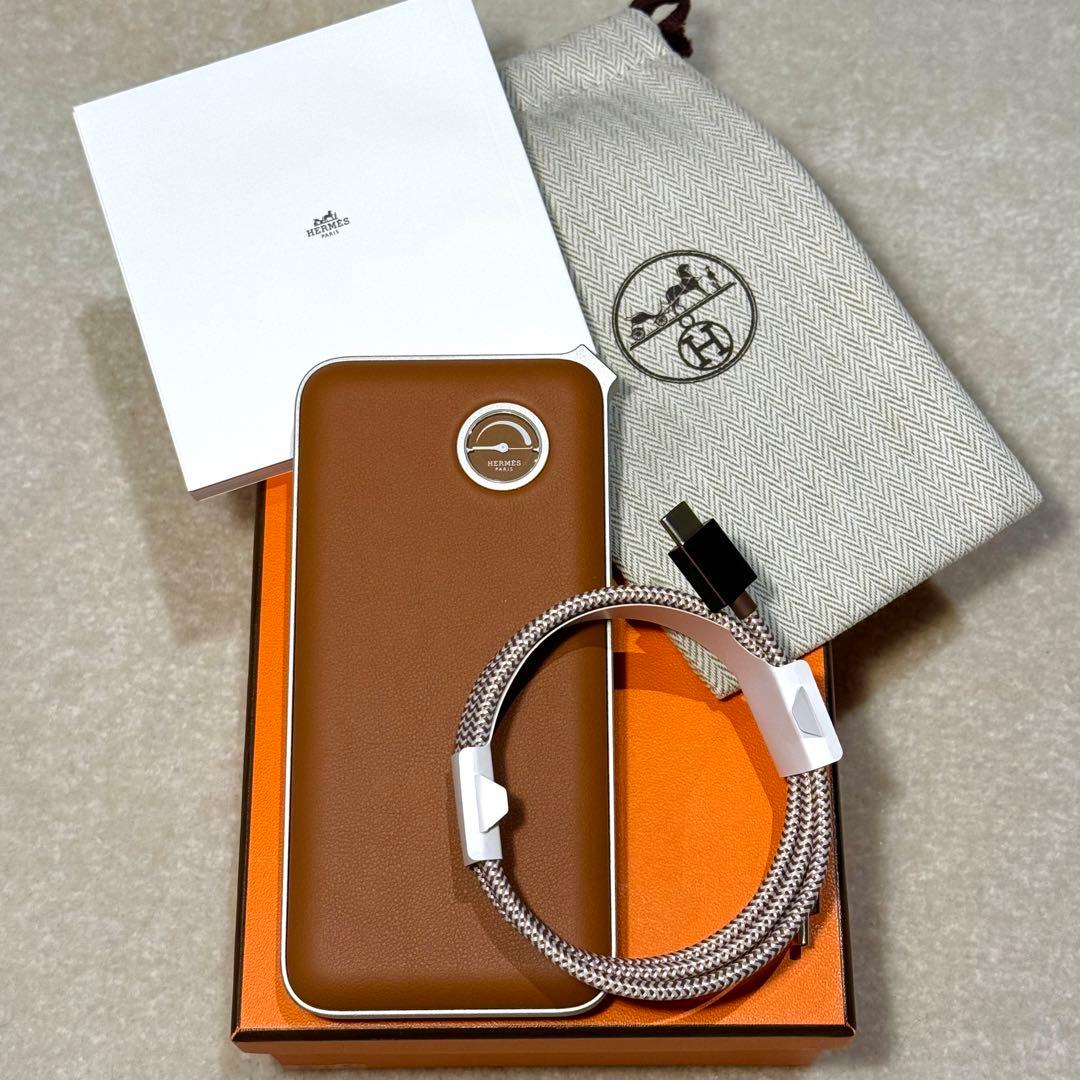 新品未使用 ワイヤレスモバイルバッテリー ヴォルトH マキシ エルメス