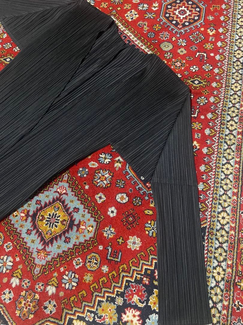 黒Mサイズ　Pleats Please カーディガン
