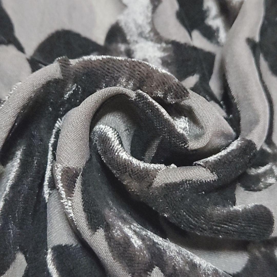 ジョルジオ・アルマーニ イタリア製 シルク使用 ベロアフラワー柄シアーシャツ 黒