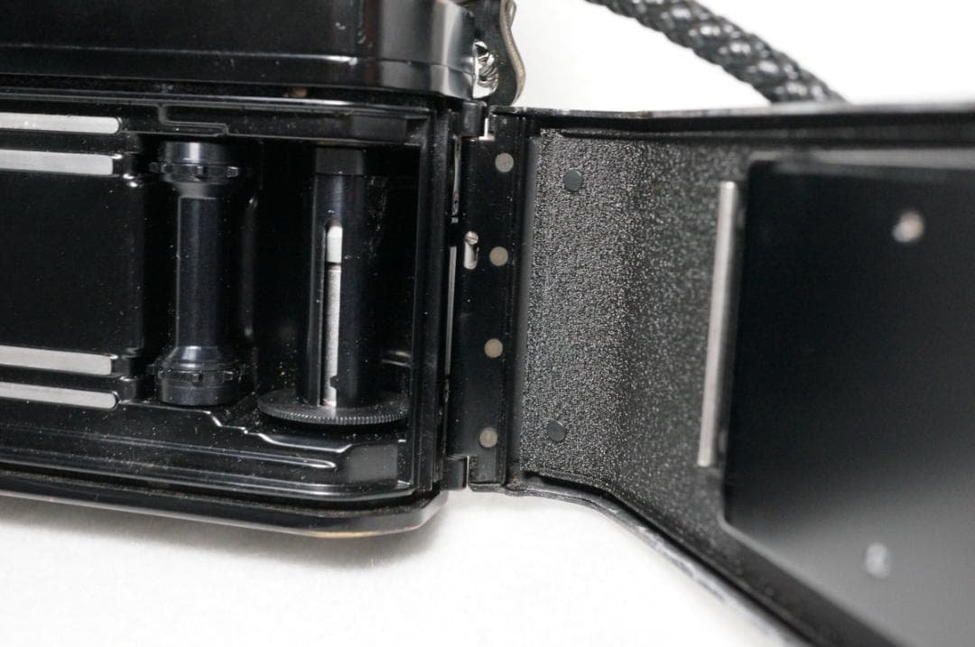 NIKON F２フォトミックS ／ズームレンズ／ フィルム２本