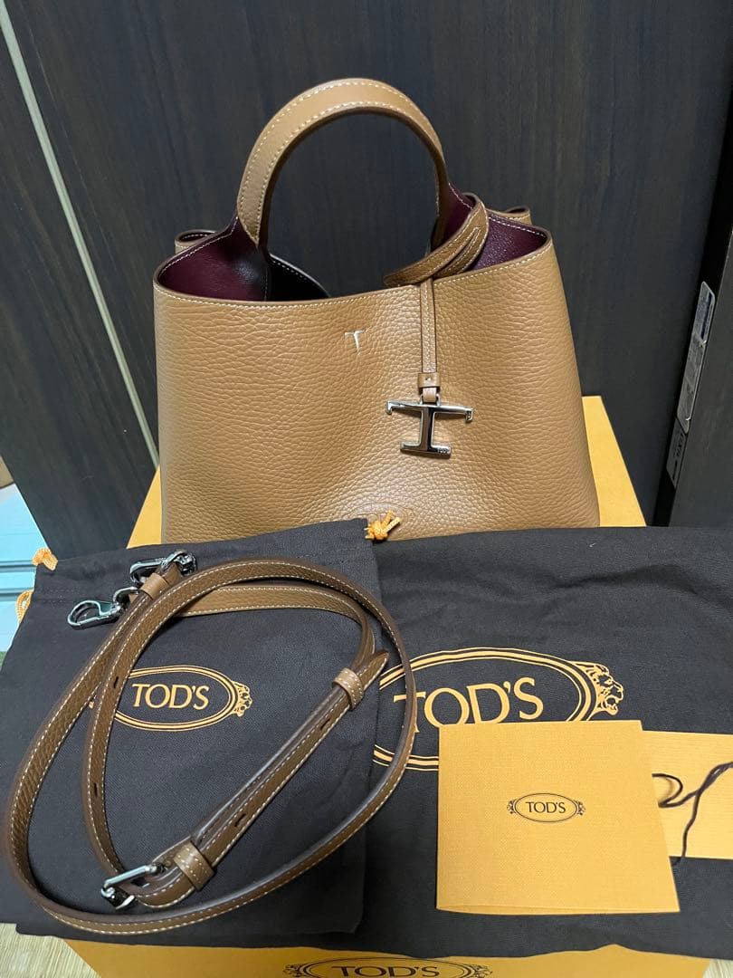 ayuです　トッズ　レザーバッグ　マイクロ