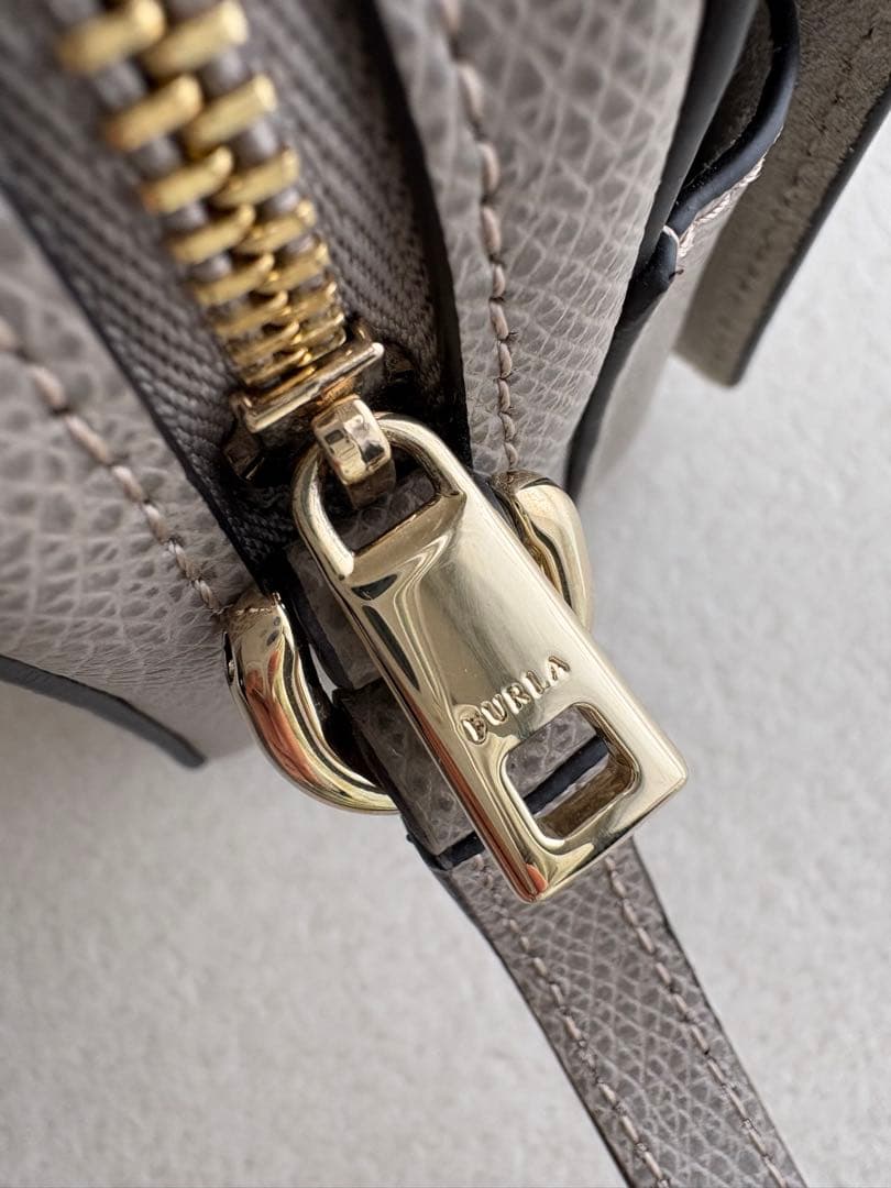 【極美品】FURLA フルラ ショルダーバッグ グレージュ