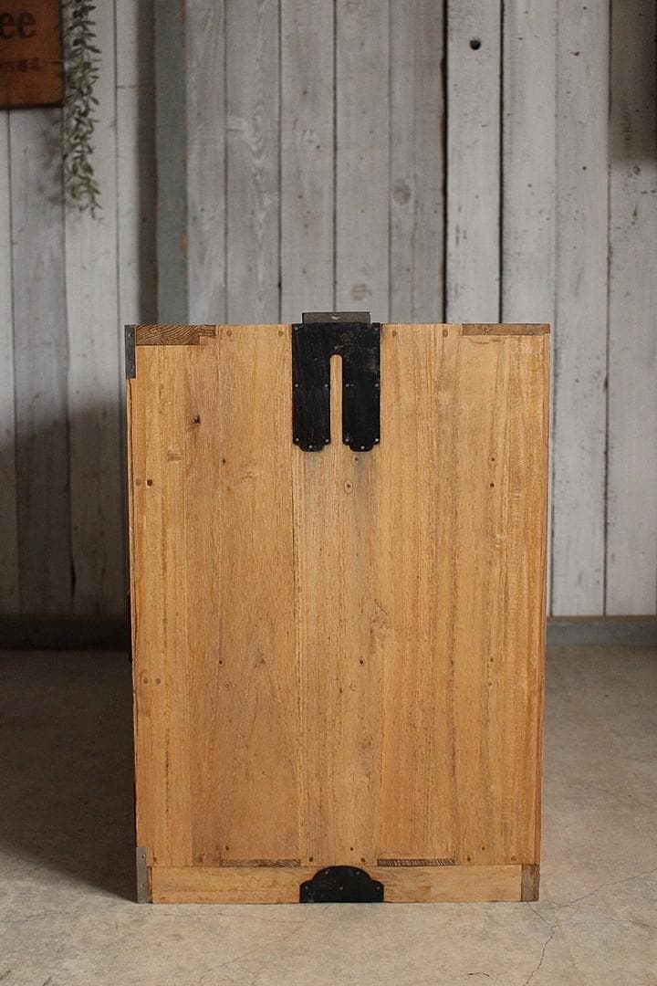 古い木製の引き出し5杯　チェスト　桐箪笥 昭和レトロ　古家具　古民家　時代家具