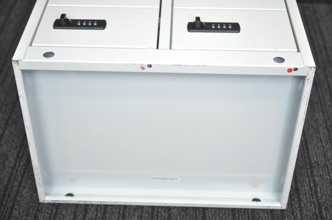 鍵付きスマホ貴重品セキュリティロッカー（配線穴付）TA2488