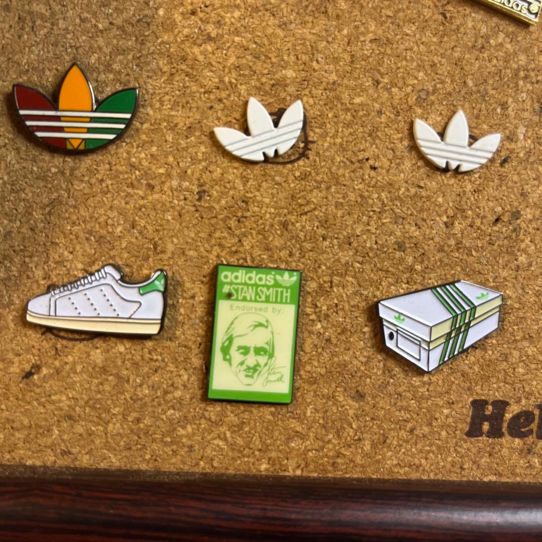 old adidas  ヴィンテージ　ピンバッジ  35個セット