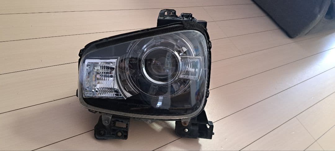 HA36S　アルトワークス ヘッドライト 2個セット 取り付けブラケット欠けあり