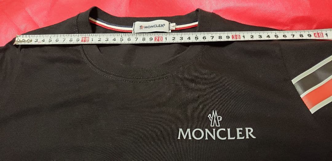 MONCLER　モンクレールTシャツ　ロゴ入り半袖　保存用ガーメントBOX付き♪