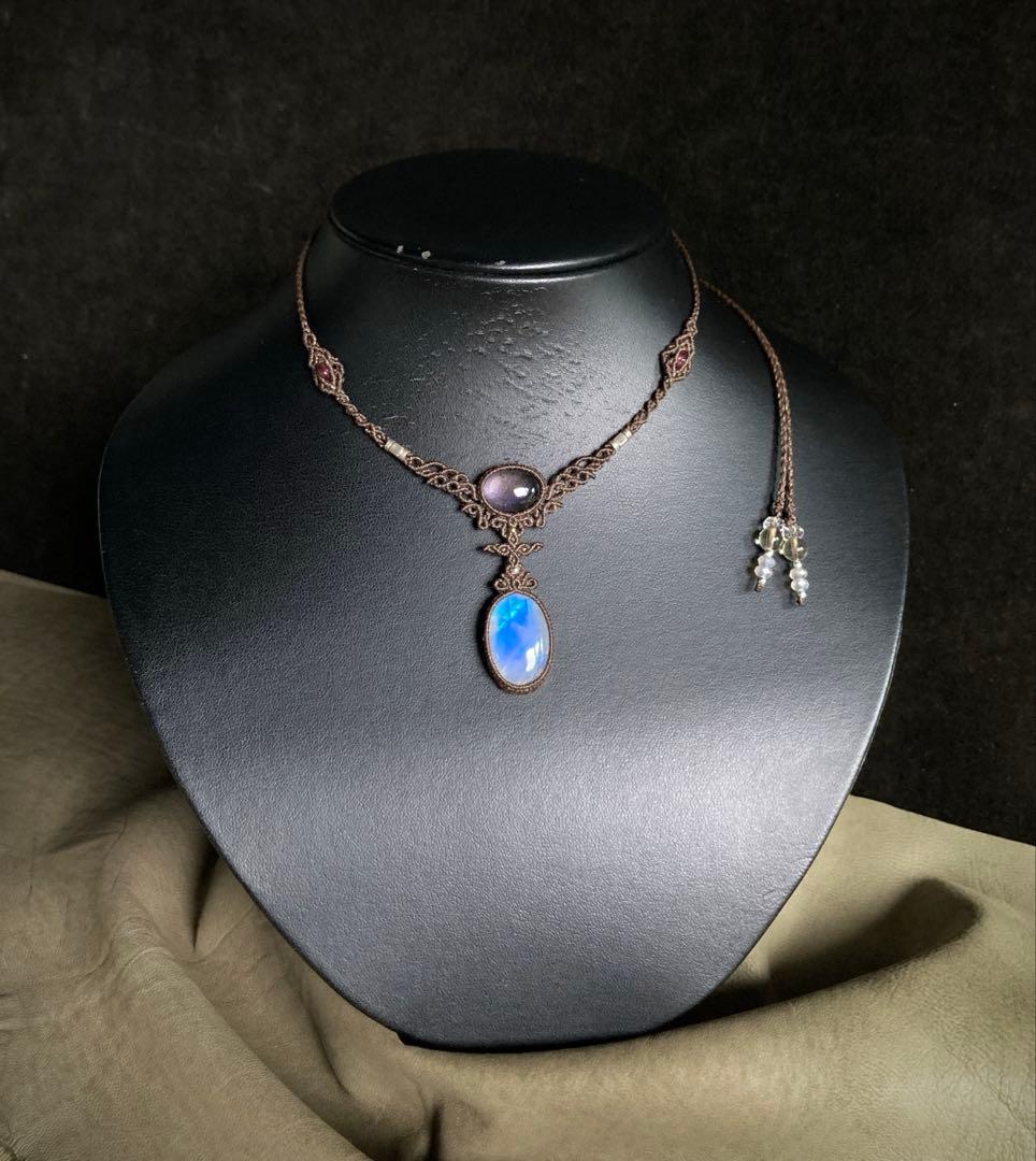 レインボームーンストーン　アメジスト　マクラメネックレス