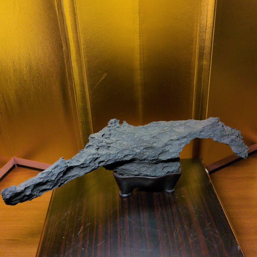 水石 天然石 約840g 原石 鑑賞石 自然石 木製専用台座付き 希少 レア