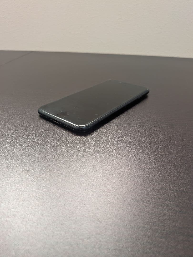 Apple iPhone SE (第3世代) ブラック　64GB