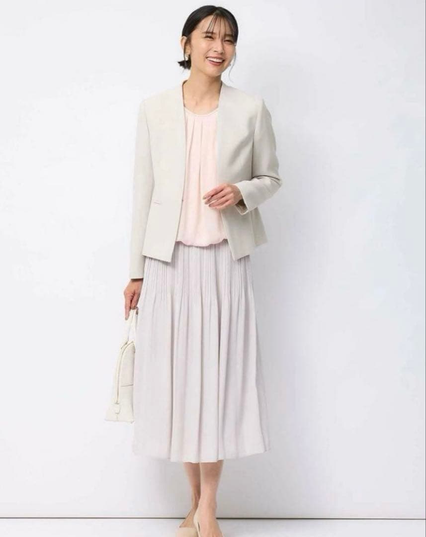 23区 トリアセダブルジョーゼット ノーカラージャケット 40 L ベージュ