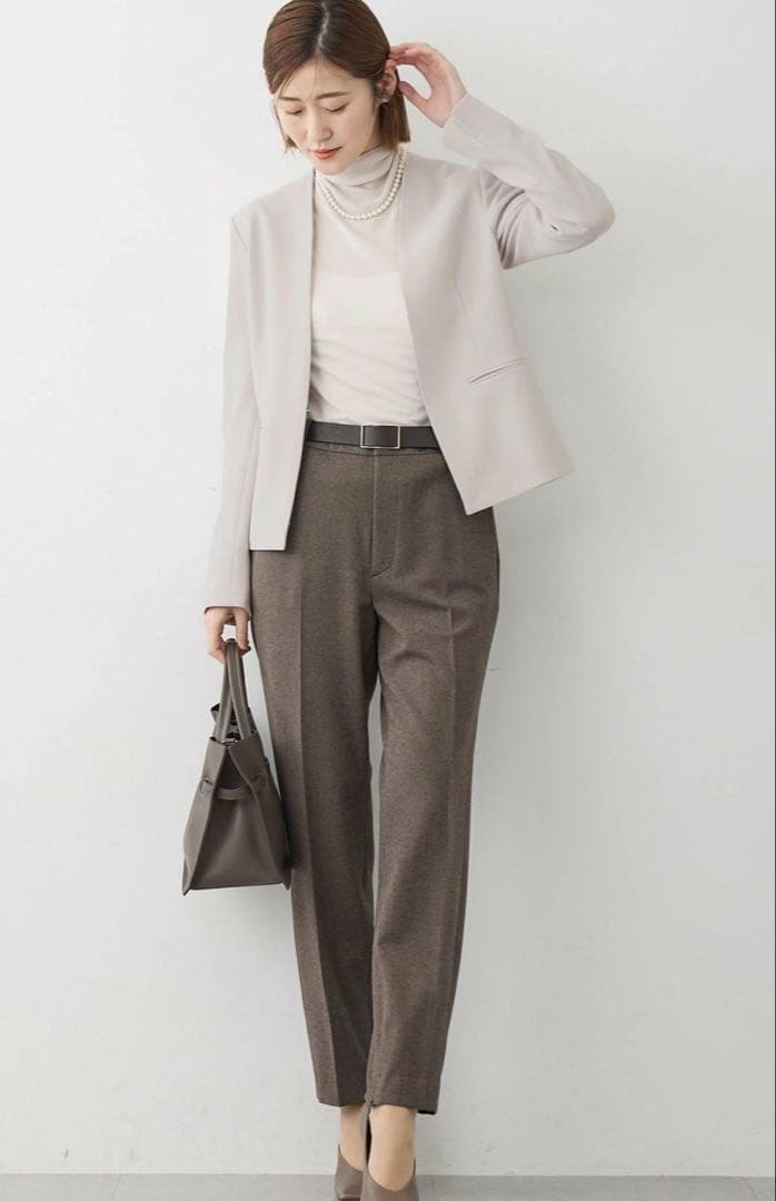 23区 トリアセダブルジョーゼット ノーカラージャケット 40 L ベージュ