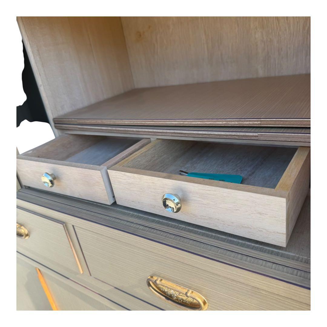 着物　外装は合板ですが衣装収納部は桐箪笥　年代物