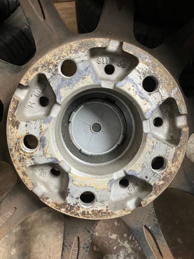 トヨタ 80系ノア/ヴォクシー/エスクァイヤ ホイール スタッドレスタイヤ