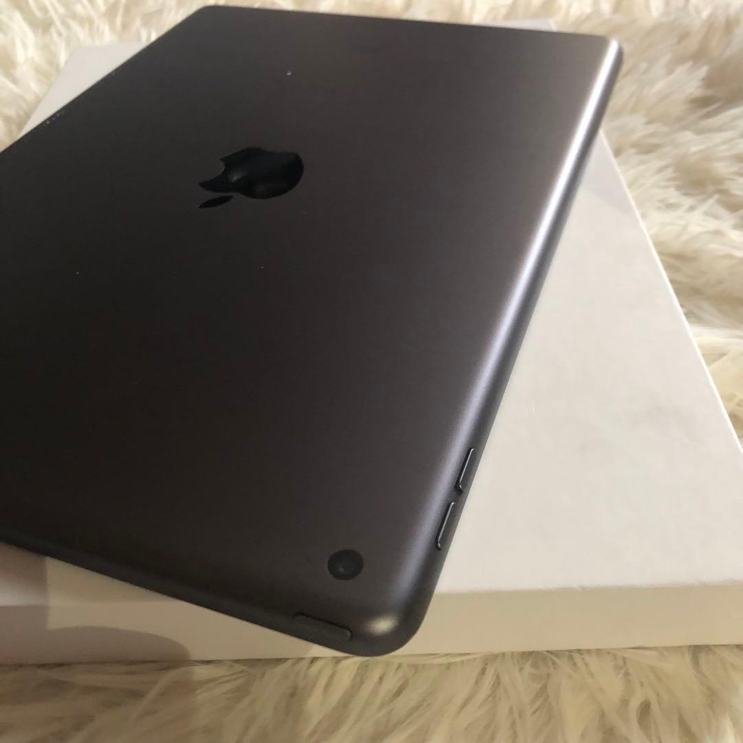 【完動品】iPad 第7世代 128GB 【すぐ発送】