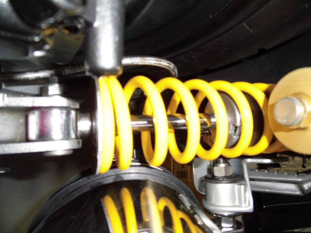 ヤマハＸＪＲ400　オーリンズリアサスペンション　バリオス2にも