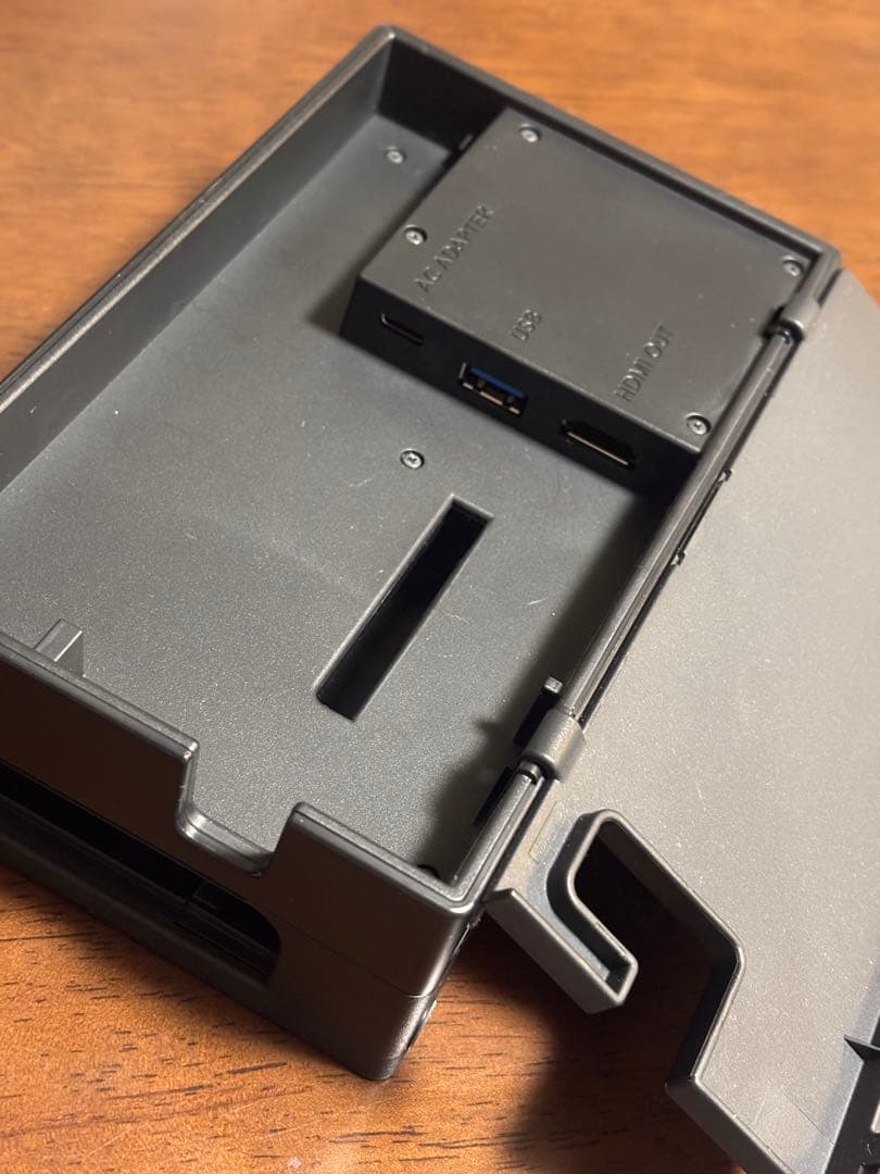 Nintendo Switch 本体 ピンクとグリーンのJoy-Con