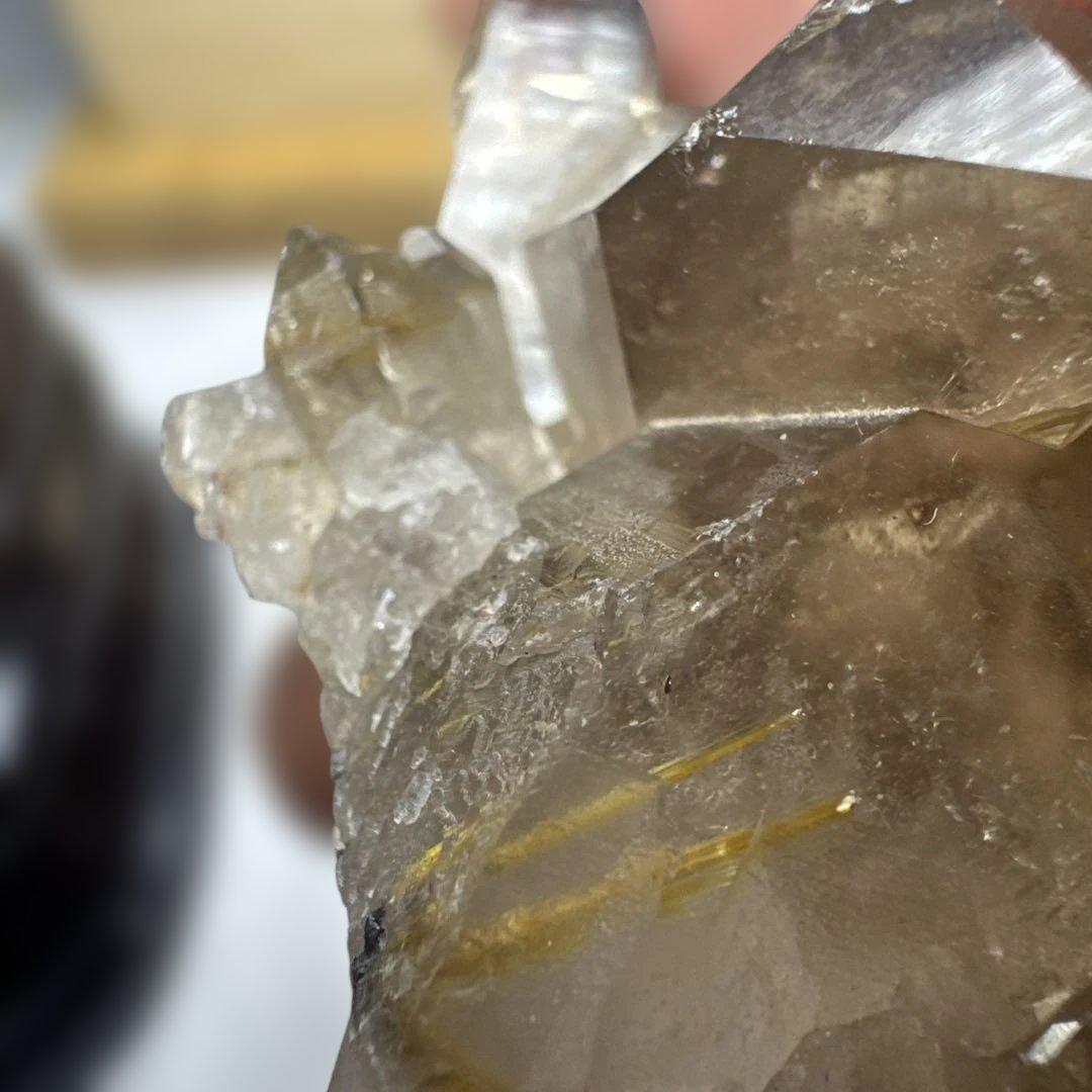 【極上品】太陽放射ルチルクォーツ 原石 ポイント 高透明 黄金針