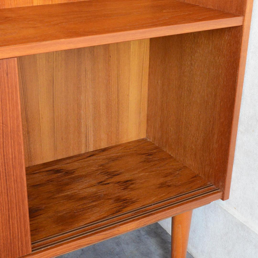 デンマーク 北欧ヴィンテージ チーク シェルフ 木扉引戸 北欧家具 キャビネット