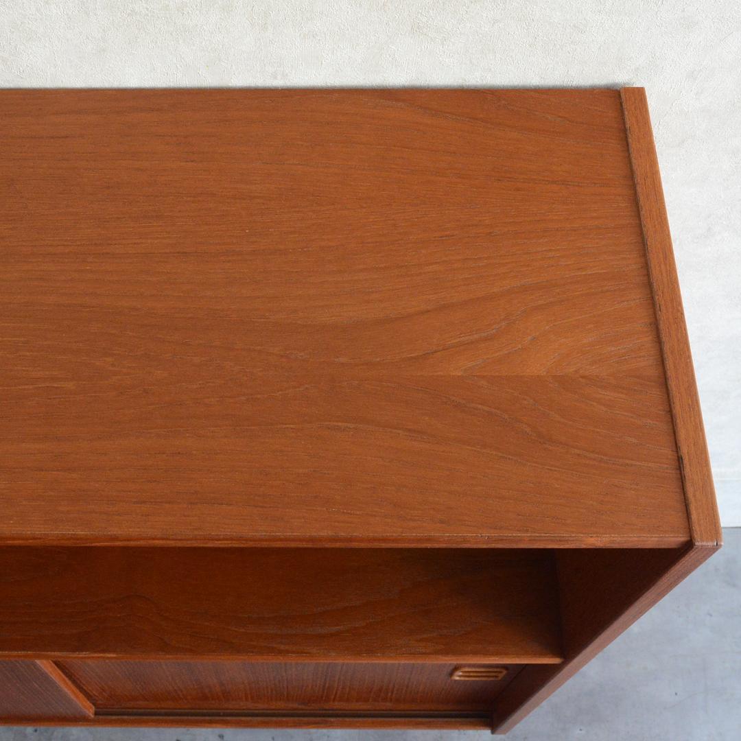 デンマーク 北欧ヴィンテージ チーク シェルフ 木扉引戸 北欧家具 キャビネット