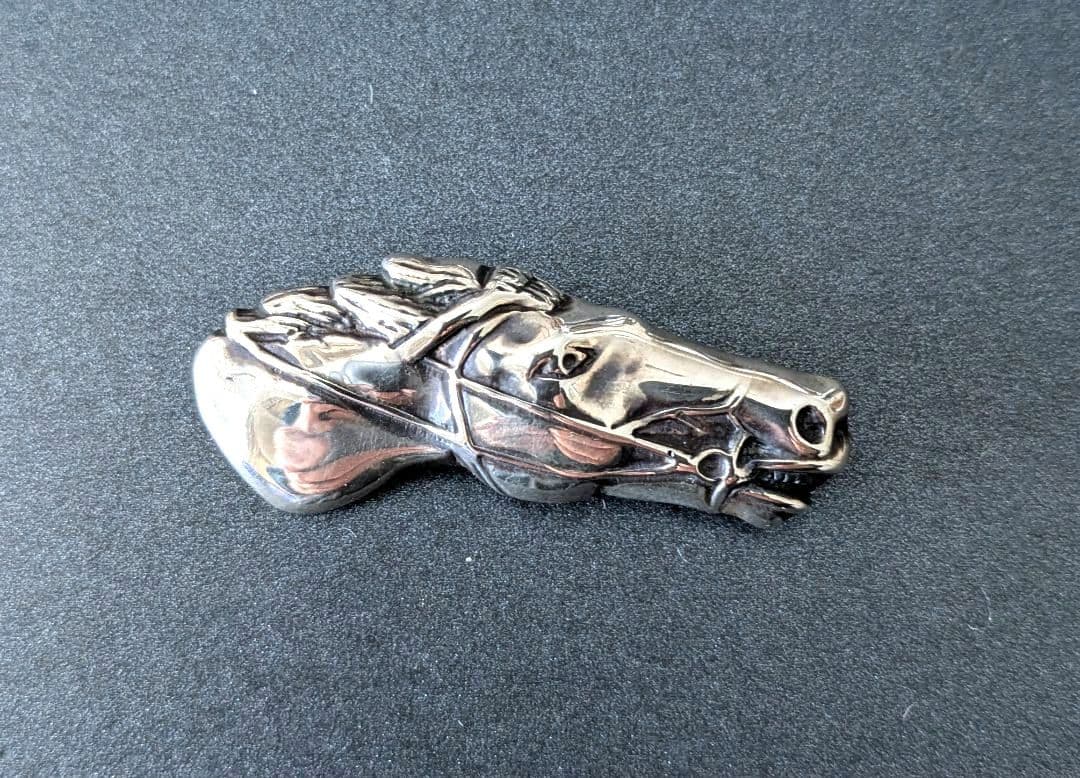 未使用　競争馬　ブローチ　日本製