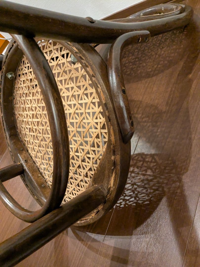 AIDEC　アンティークチェア　籐の椅子　曲げ木　ラタン