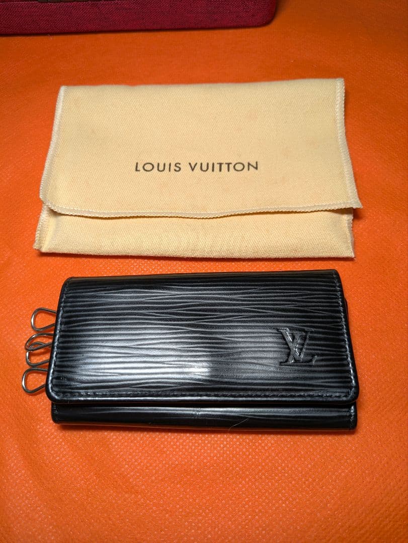 LOUIS VUITTON ミュルティクレ、キーケース４ 連、エピ、黒色、箱付き