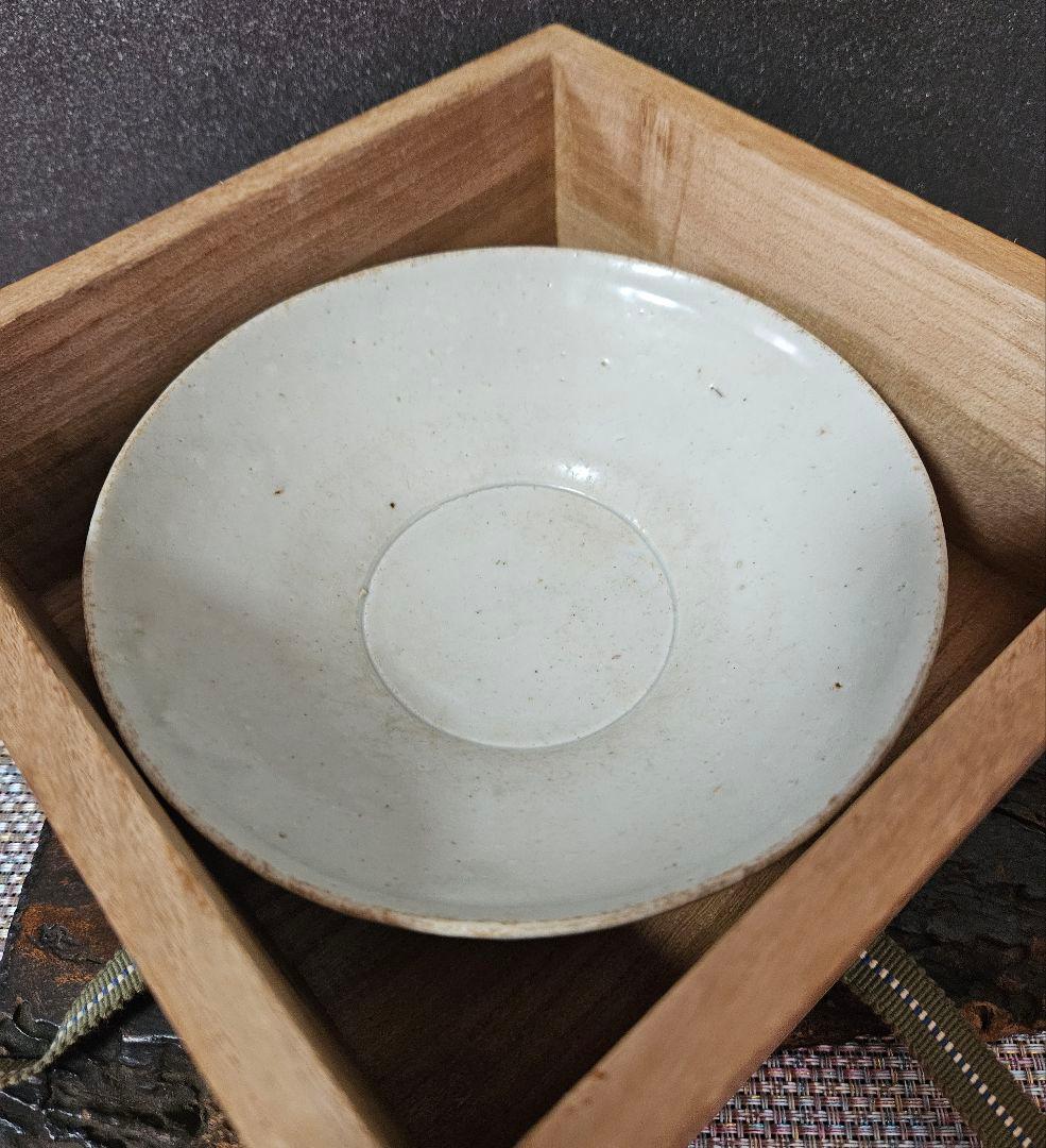 李氏朝鮮時代　半島古陶磁器　半島古美術 李朝白磁　平茶碗　夏茶碗　約16.1cm