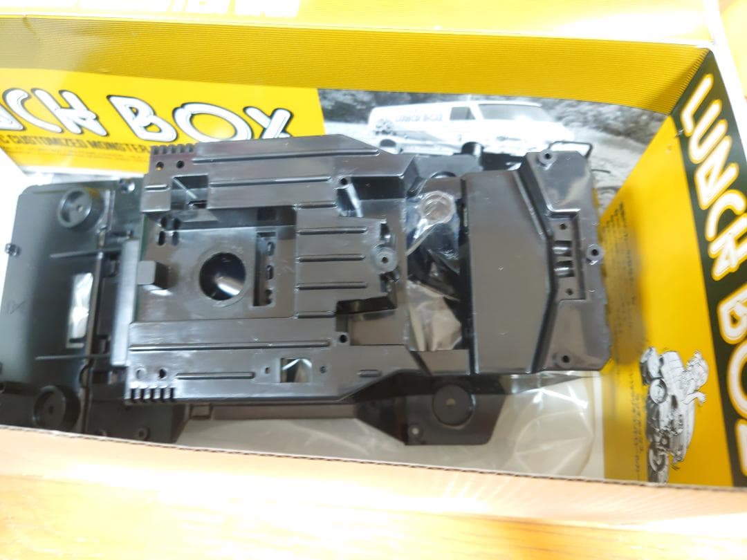 タミヤ ランチボックス 未組み立て 新品　完成ボディ付き　ラジコン CW-01