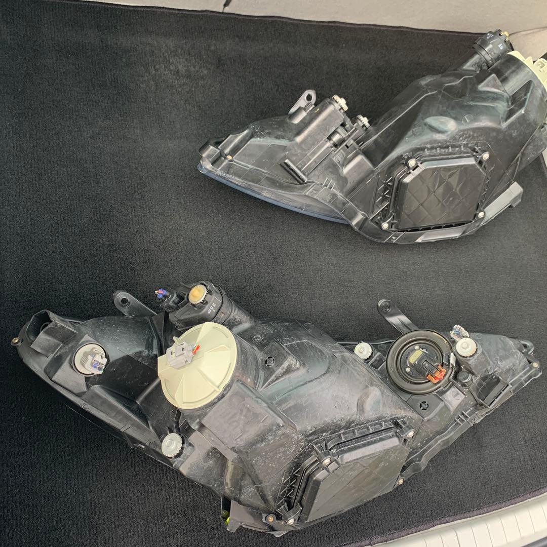 タイガース㊗️セ界制覇エスティマ　30 ヘッドライト 左右セッ中古品