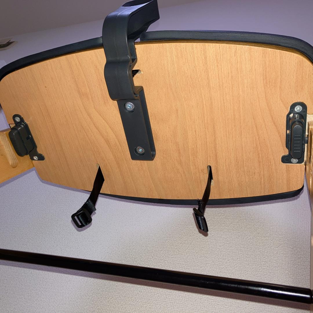 Abiie ビヨンドジュニア ハイチェア 取り外しトレイ＆テーブル＆ベルト付