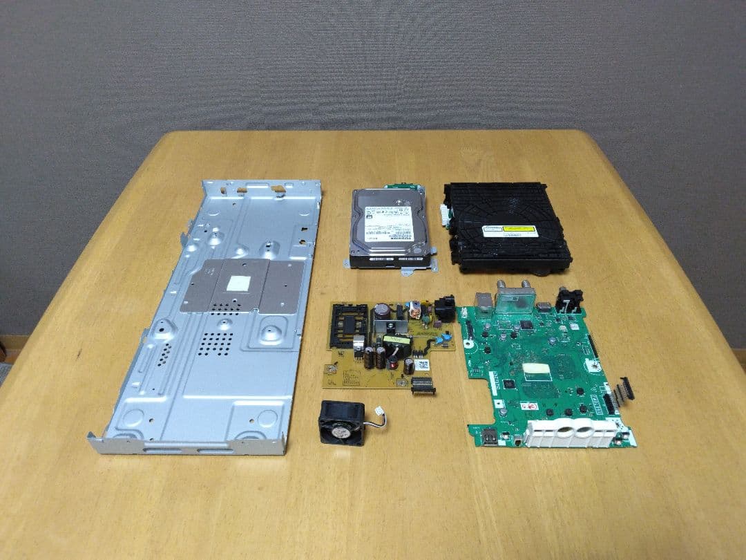 SHARP AQUOSブルーレイBDーNW520 2番組同時録画　保証付き