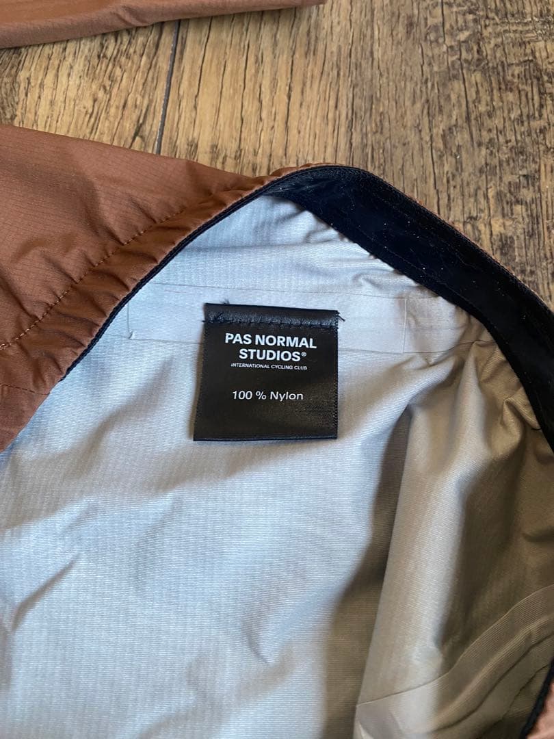 本知夢　新品　Women Essential Shield Jacket