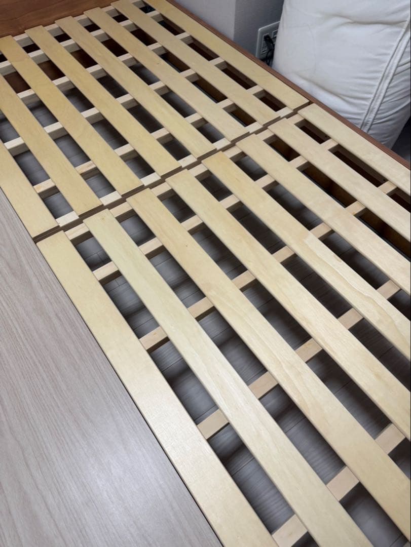 フランスベッド　ダブルベッドフレーム　ウォールナット　コンセント付き