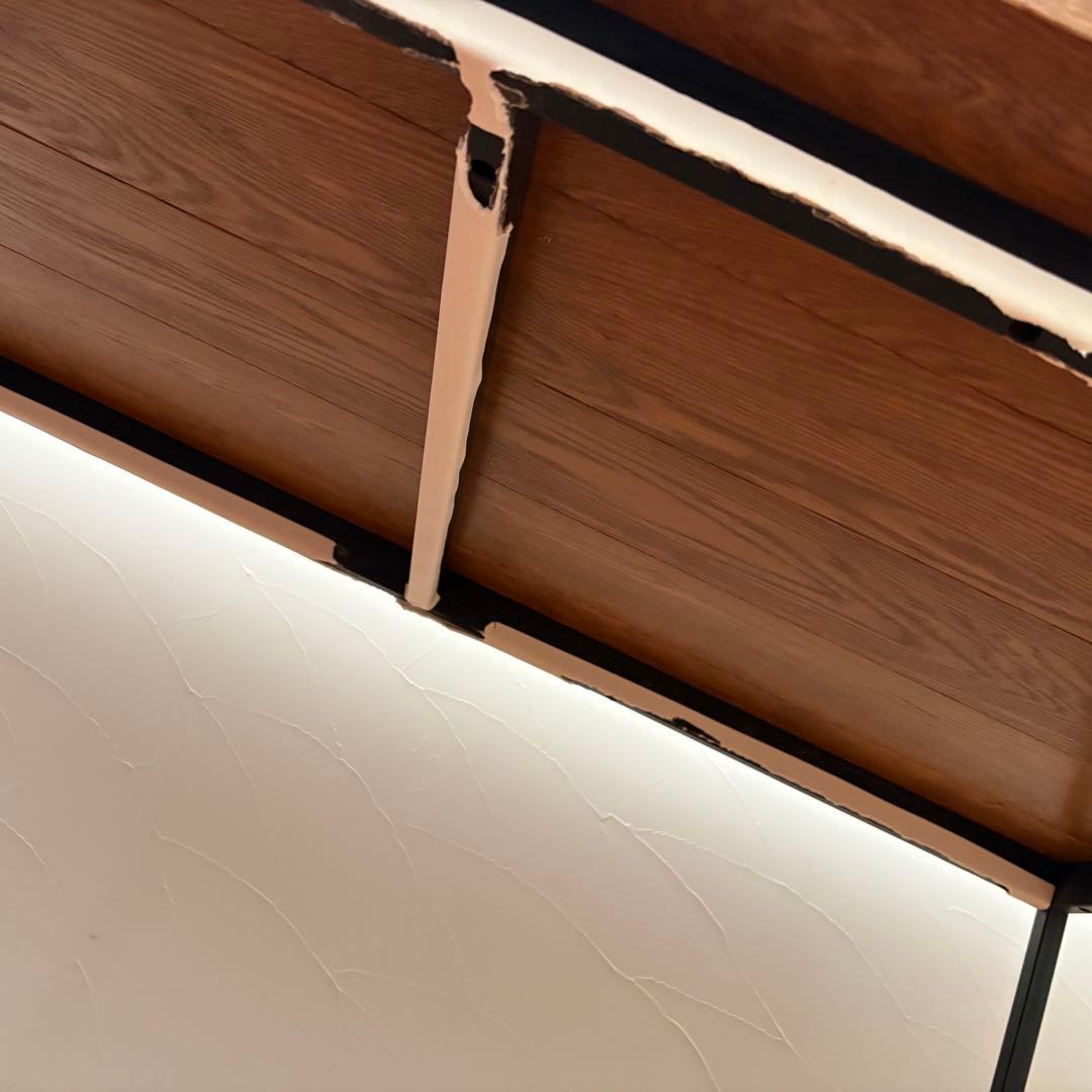 Standard Trade(スタンダードトレード)：ミーティングテーブル