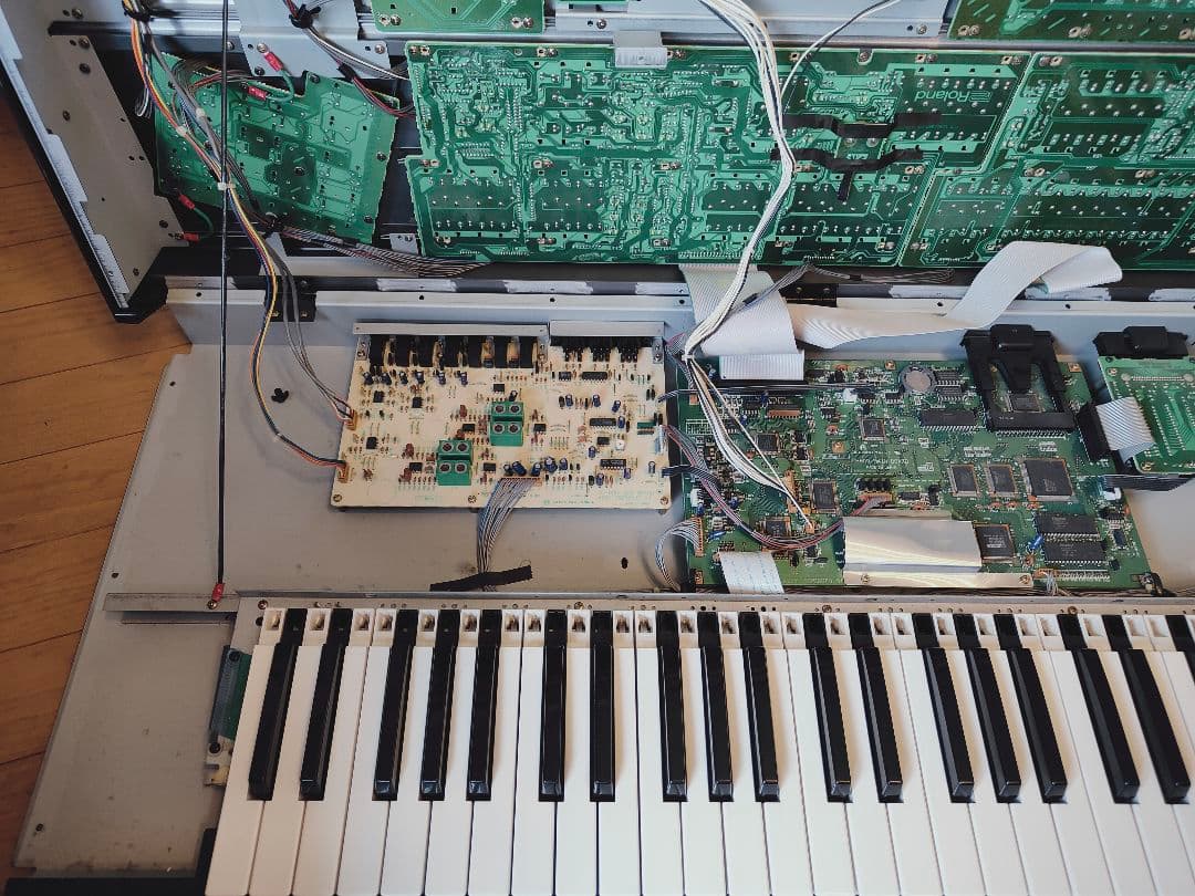 ローランド JD-800 シンセサイザー