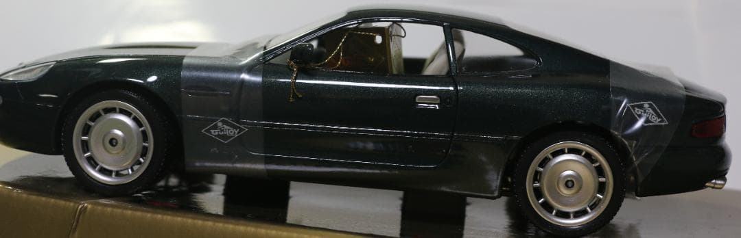 GUILOY製 アストン・マーチンDB7 ブリティッシュグリーンカラー　1