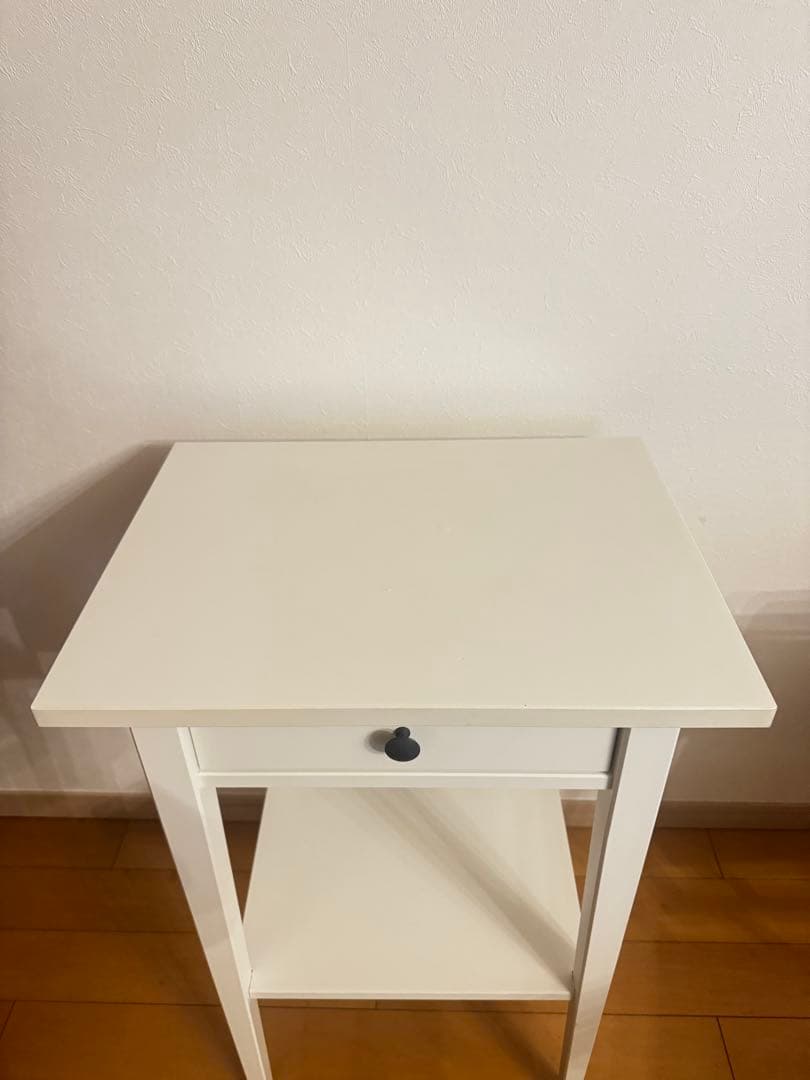 IKEA ヘムネスベッドサイドテーブル　ホワイト